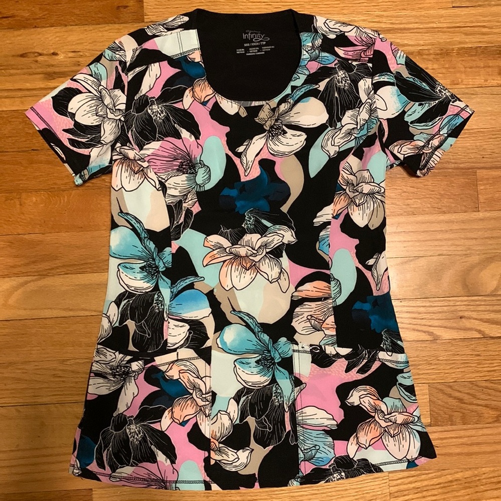 Cherokee infinity scrub top